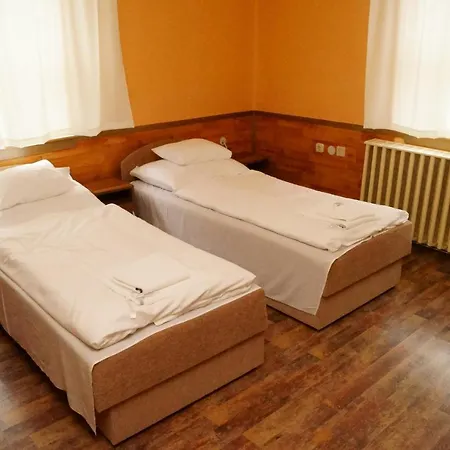 Malomudvar Etterem Cukraszda Panzio Es Rendezvenyhaz Отель типа 