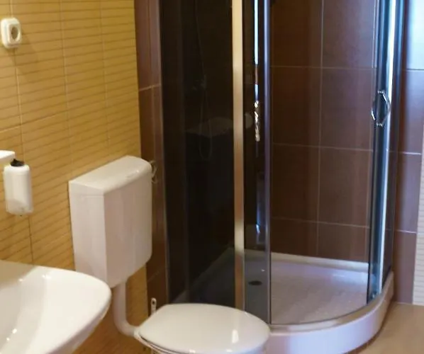 Malomudvar Etterem Cukraszda Panzio Es Rendezvenyhaz Bed & Breakfast *