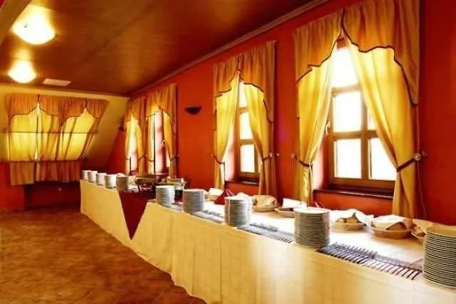 Bed & Breakfast Malomudvar Etterem Cukraszda Panzio Es Rendezvenyhaz